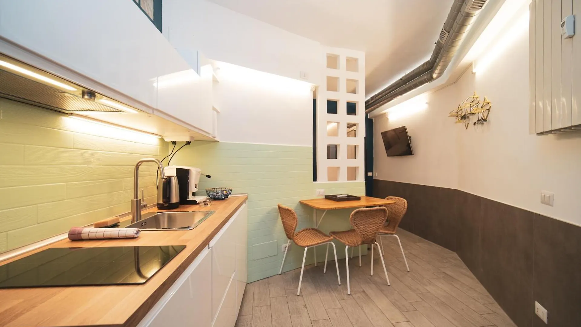 King Of Rome Studio Apartment Buddyrent