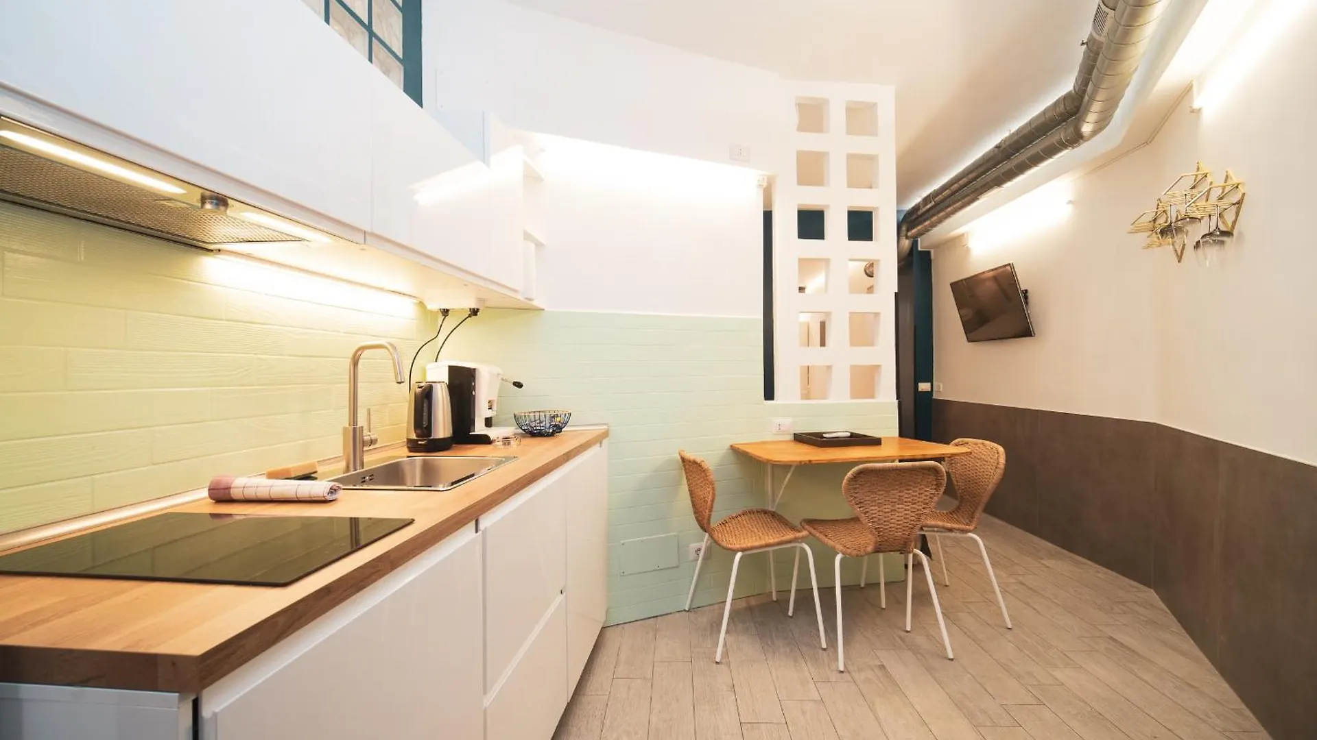 King Of Rome Studio Apartment Buddyrent