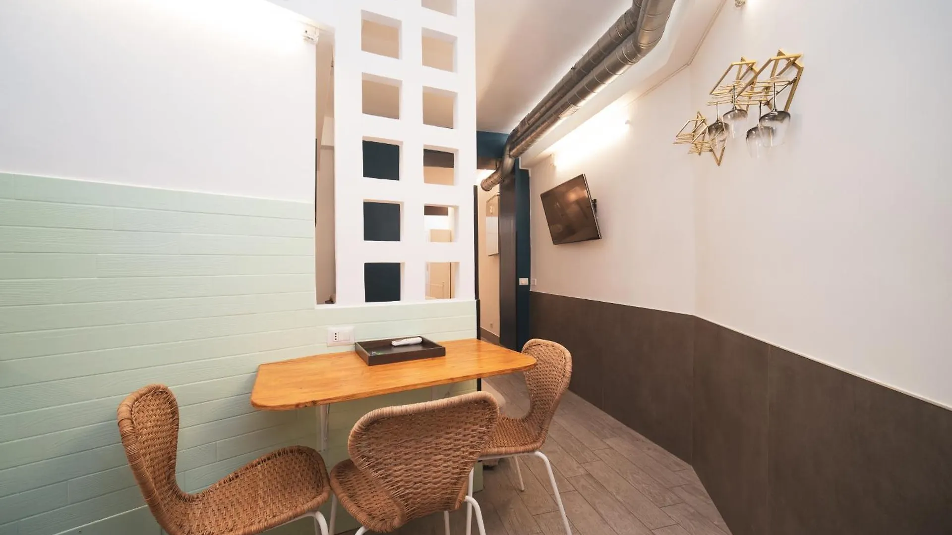 King Of Rome Studio Apartment Buddyrent