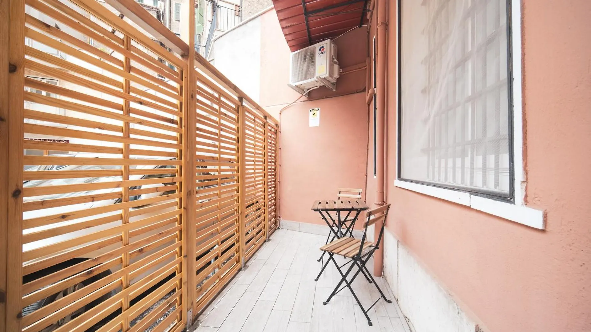 King Of Rome Studio Apartment Buddyrent Italy